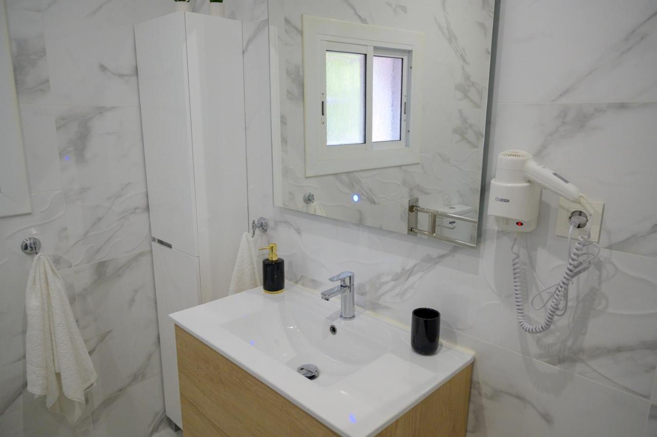 Villa Relax House Barcelone à Sant Esteve Sesrovires Extérieur photo